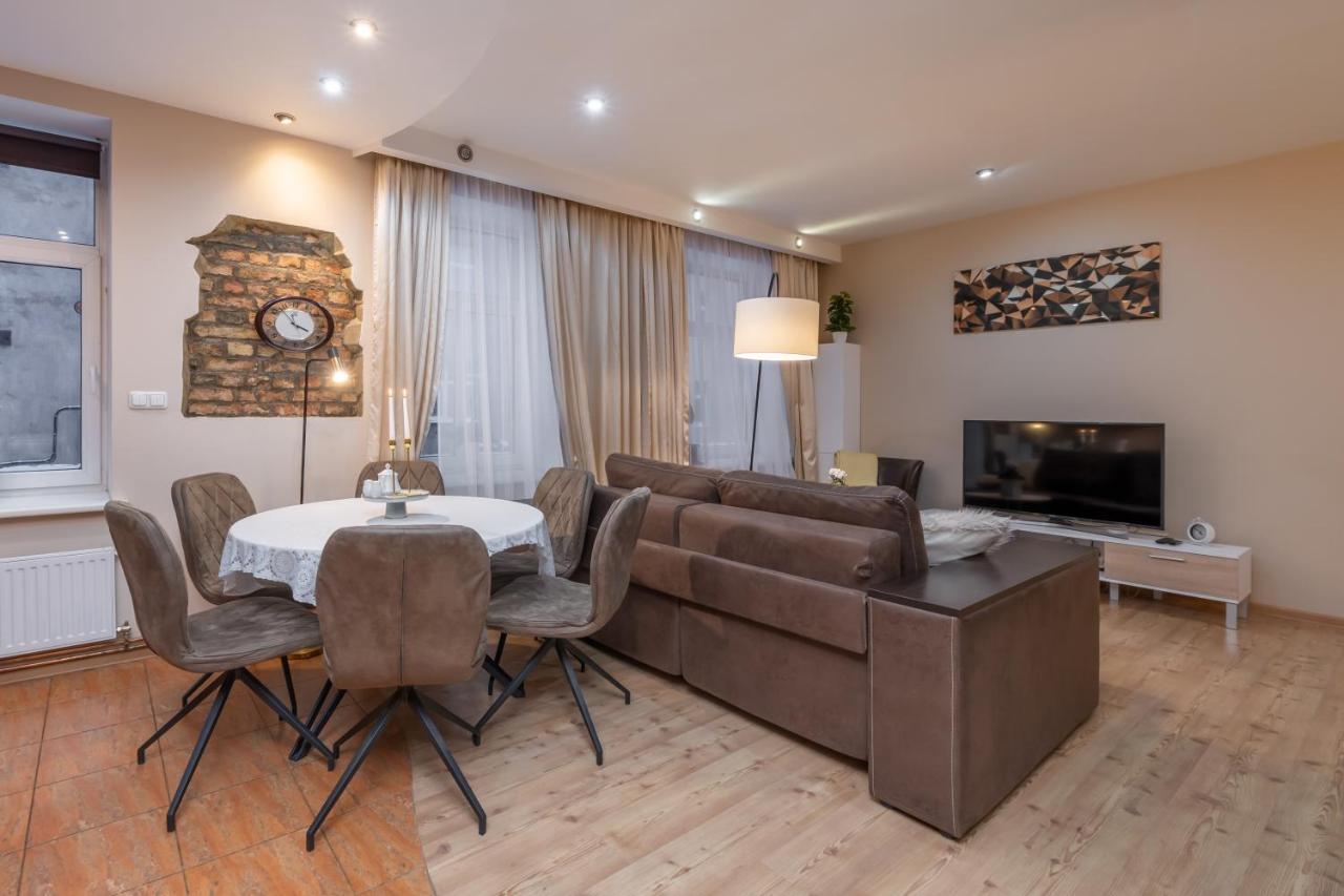Apartamento Baltic Amber In Diplomatic District & Free Parking Riga Exterior foto